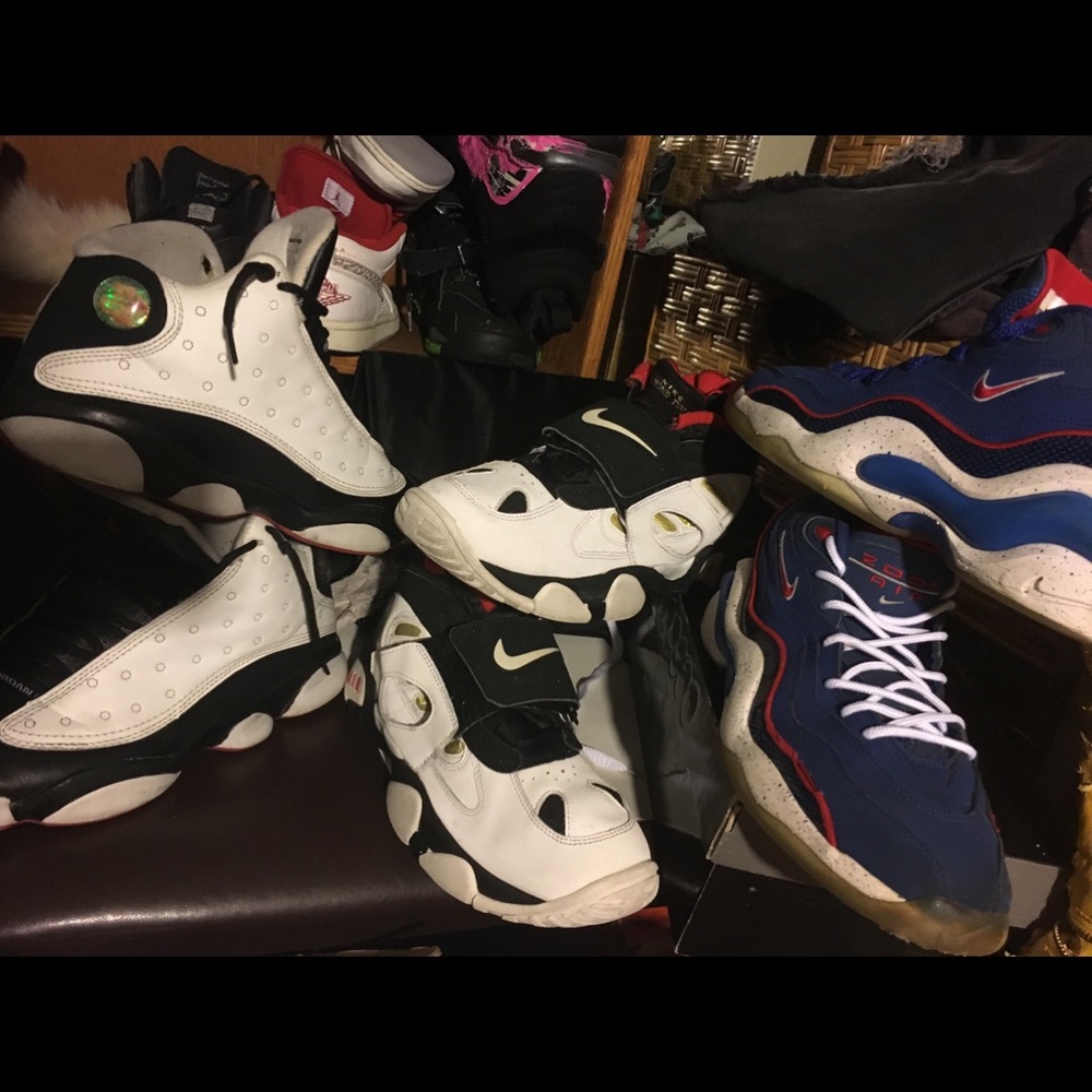 Size 8-9 shoes .